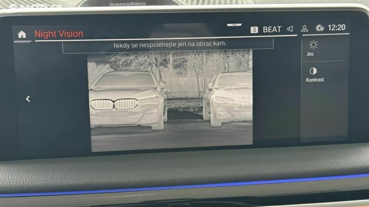 Fotografie vozu - klik pro zvětšení