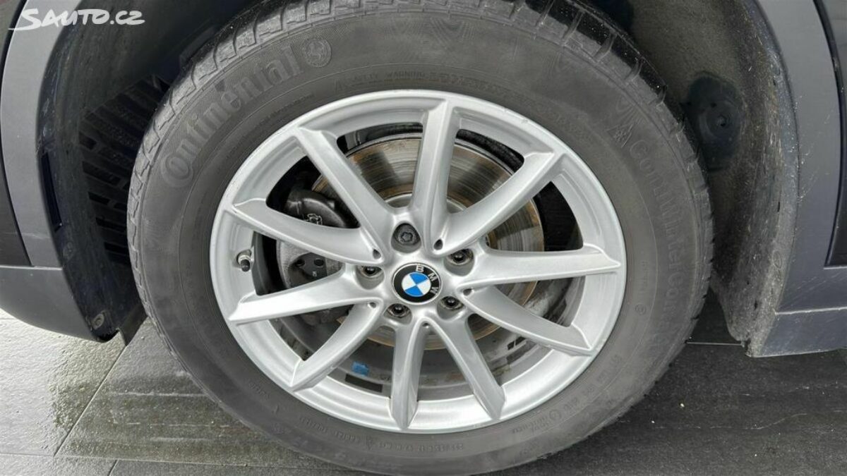 Fotografie vozu - klik pro zvětšení