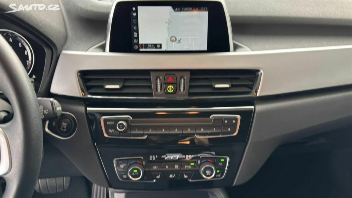 Fotografie vozu - klik pro zvětšení