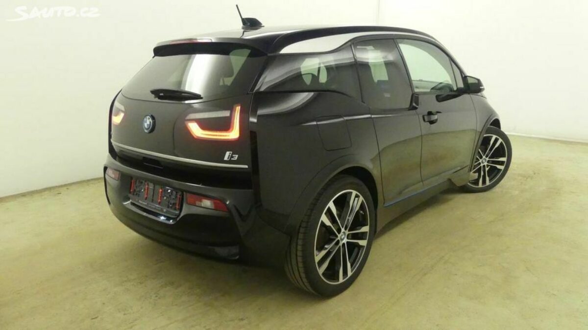 Fotografie vozu - klik pro zvětšení