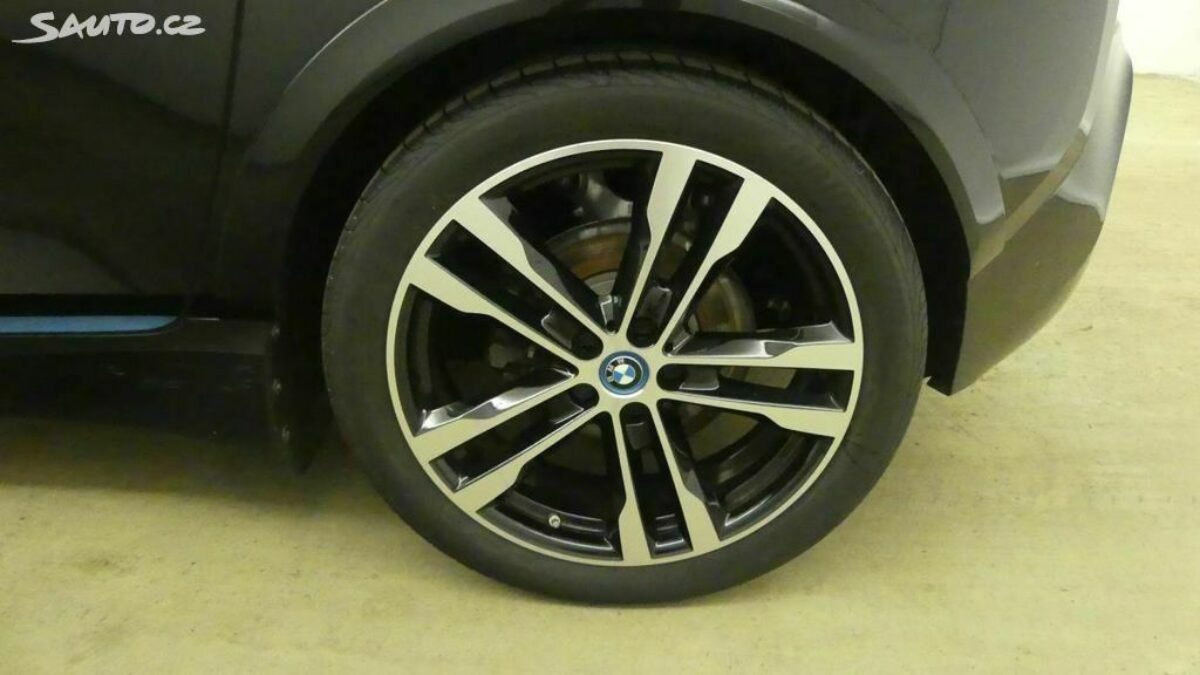 Fotografie vozu - klik pro zvětšení