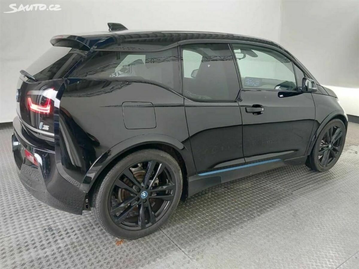 Fotografie vozu - klik pro zvětšení