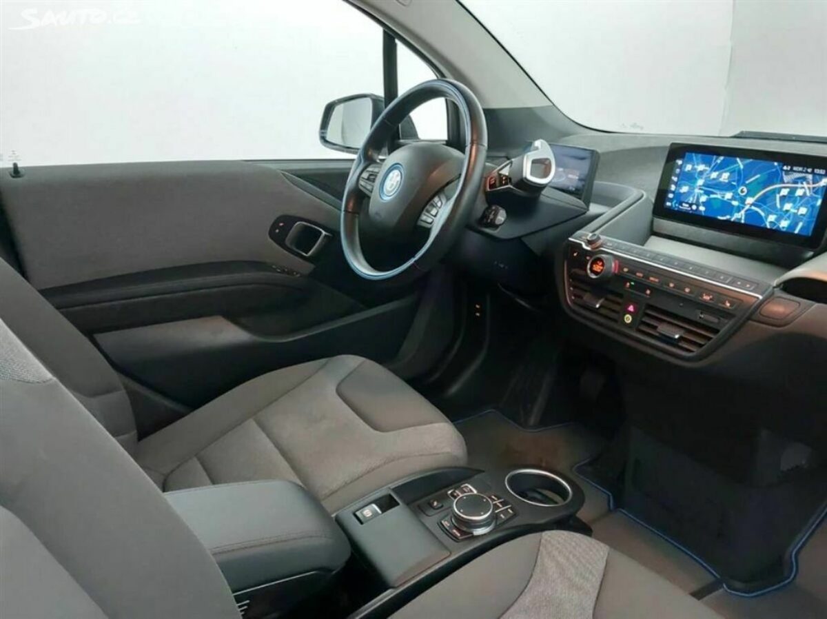 Fotografie vozu - klik pro zvětšení