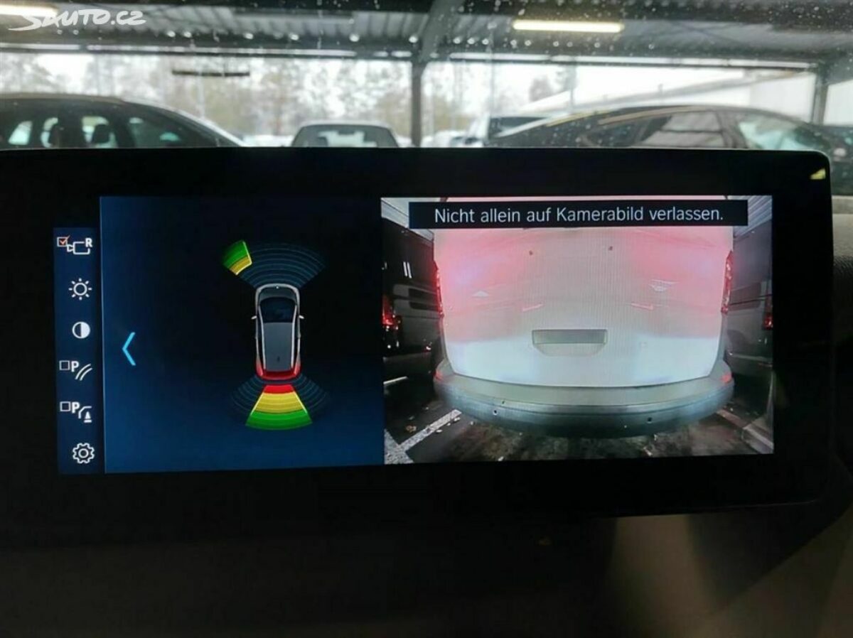 Fotografie vozu - klik pro zvětšení