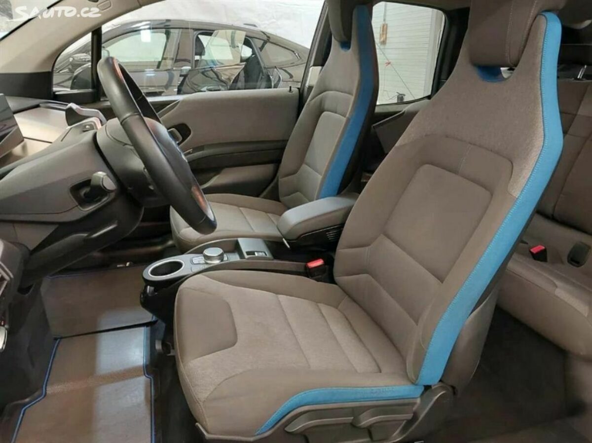 Fotografie vozu - klik pro zvětšení