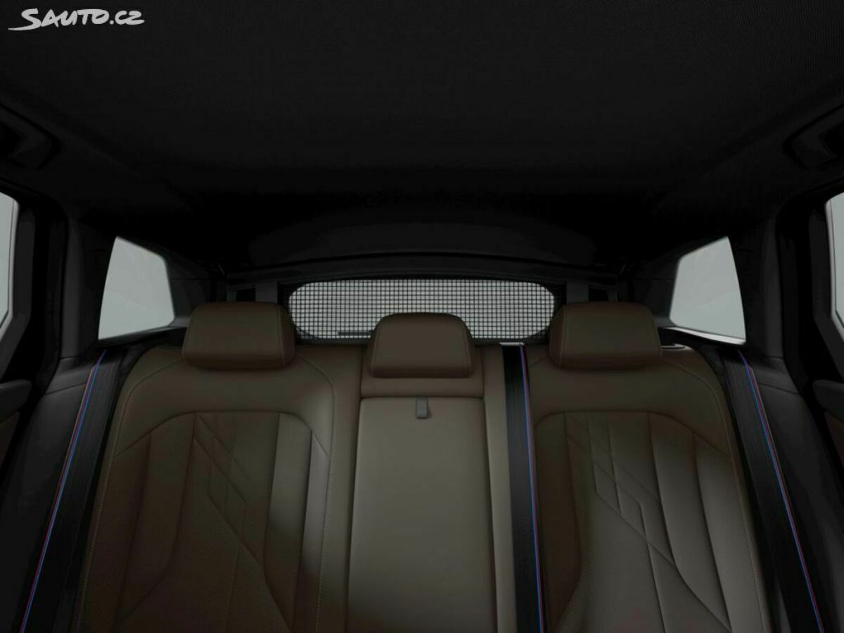 Fotografie vozu - klik pro zvětšení