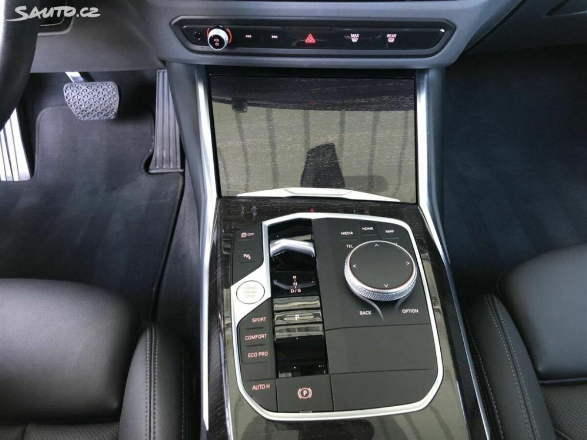 Fotografie vozu - klik pro zvětšení