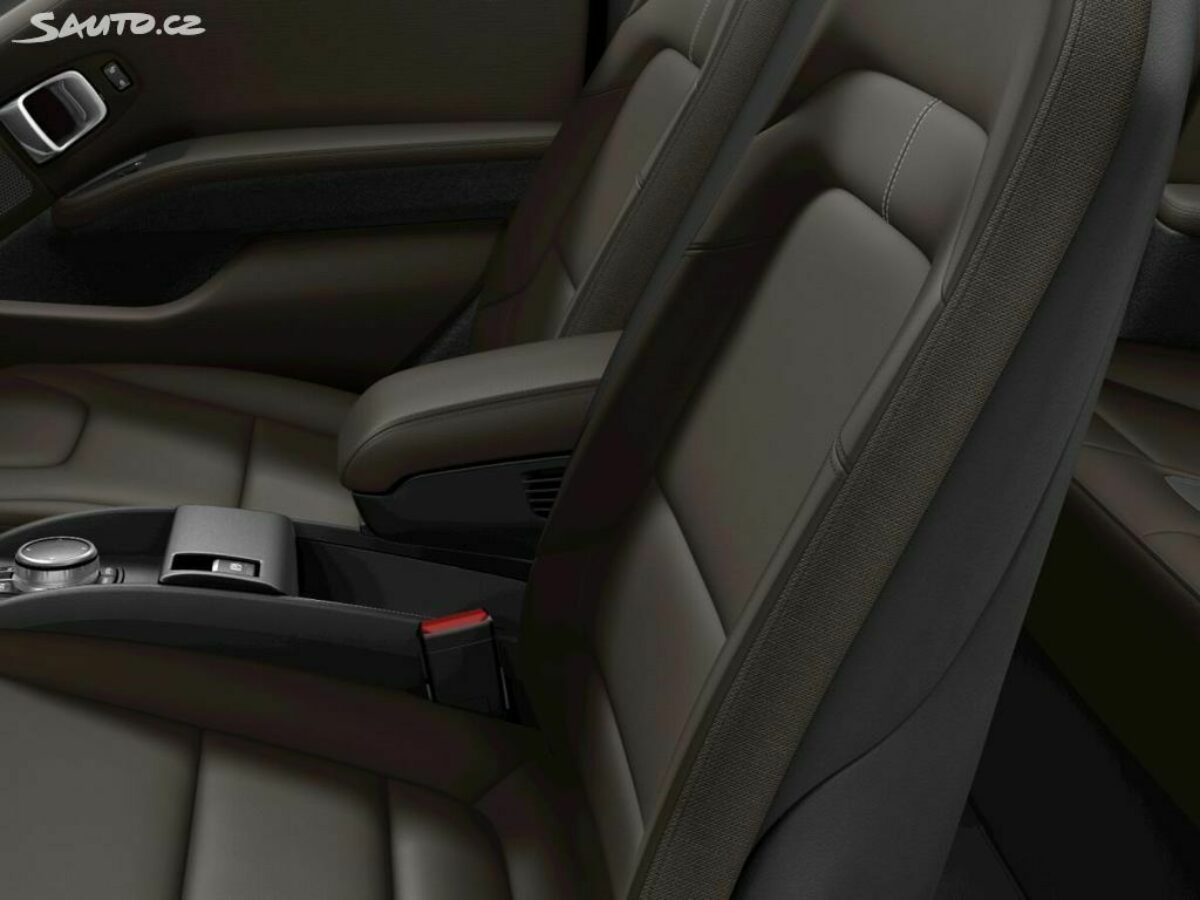 Fotografie vozu - klik pro zvětšení