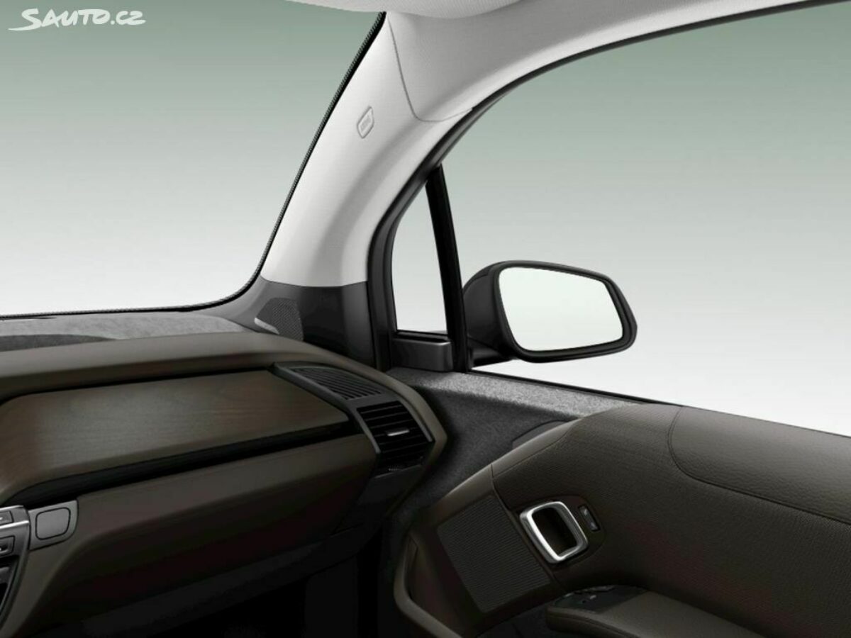 Fotografie vozu - klik pro zvětšení