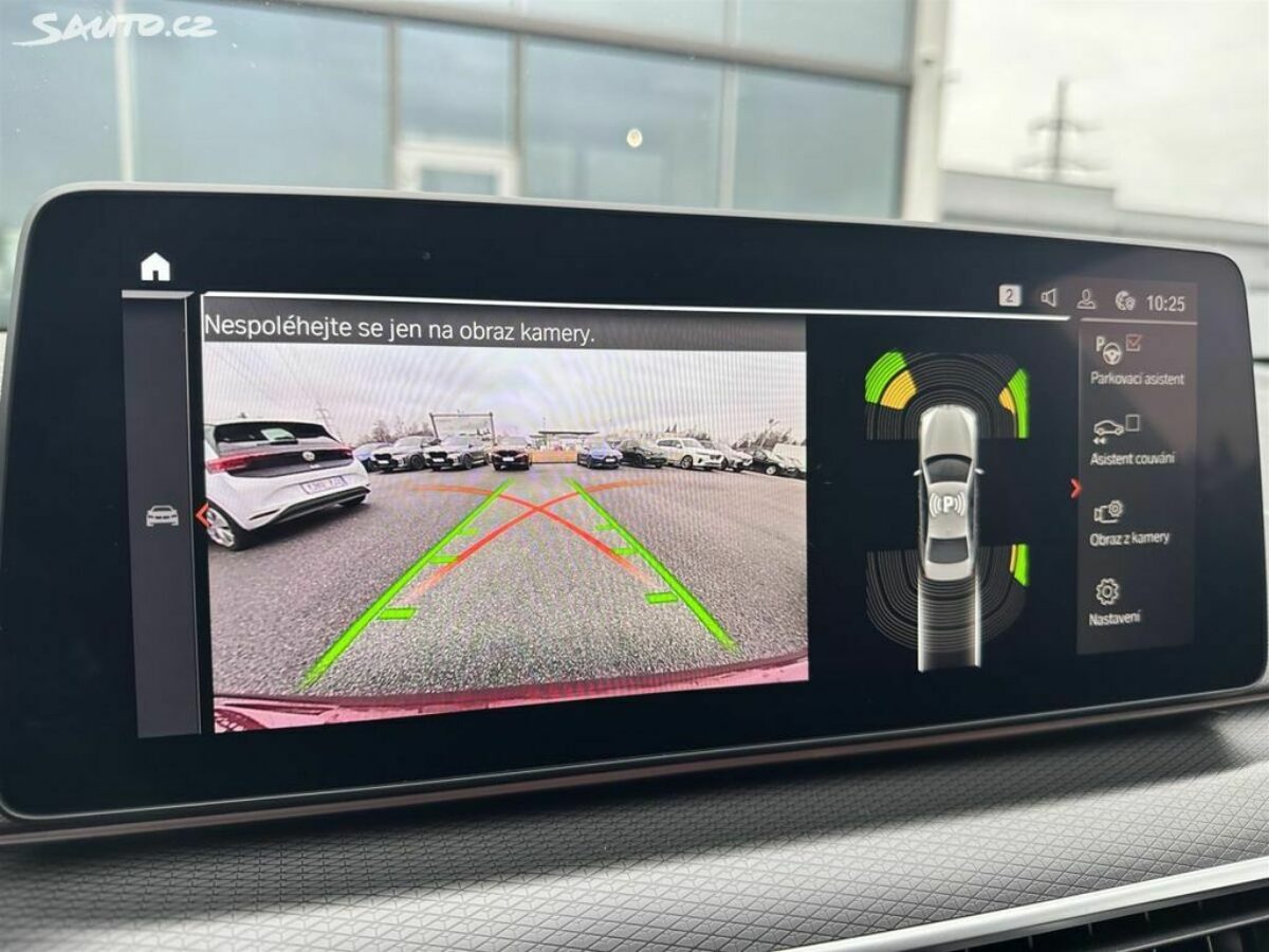 Fotografie vozu - klik pro zvětšení