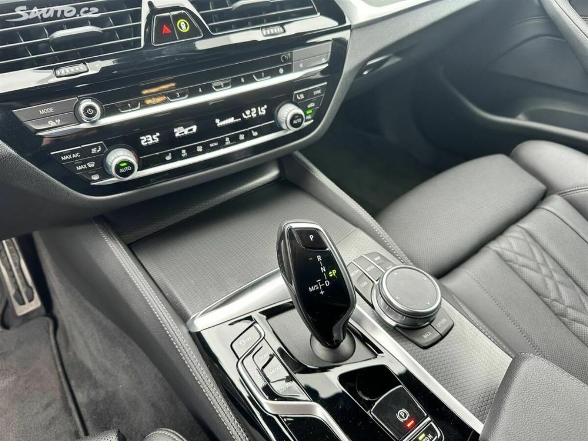 Fotografie vozu - klik pro zvětšení