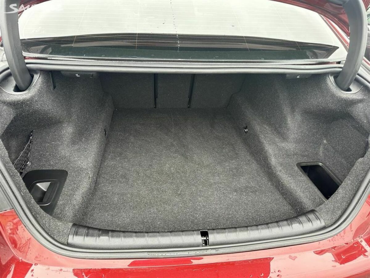 Fotografie vozu - klik pro zvětšení