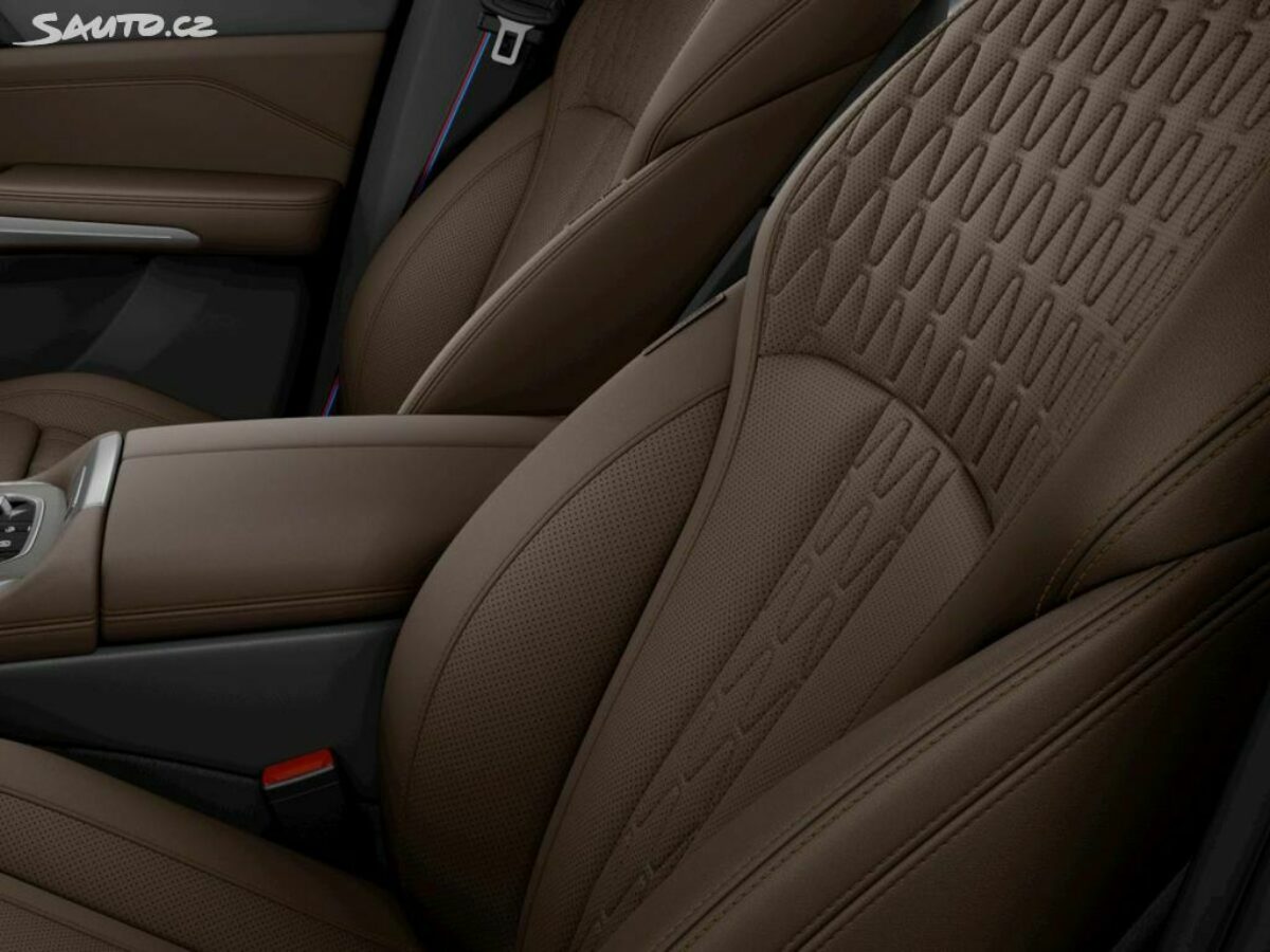 Fotografie vozu - klik pro zvětšení