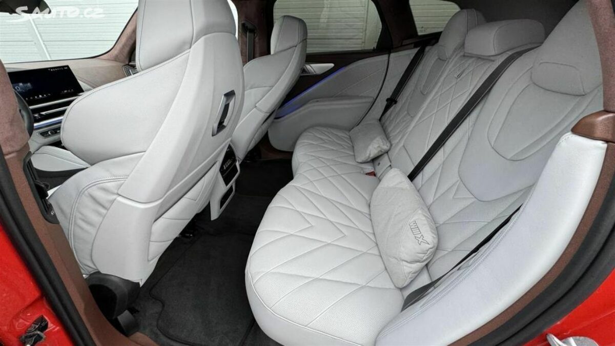 Fotografie vozu - klik pro zvětšení