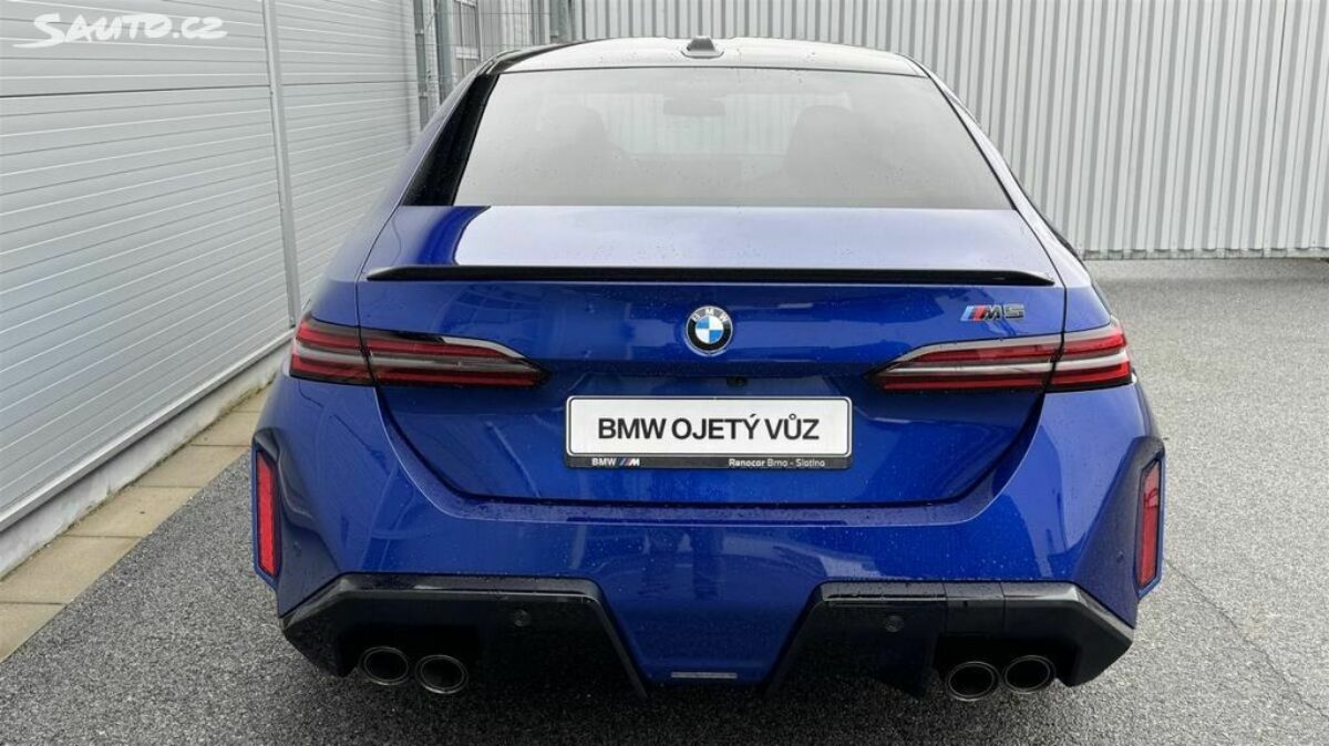 Fotografie vozu - klik pro zvětšení