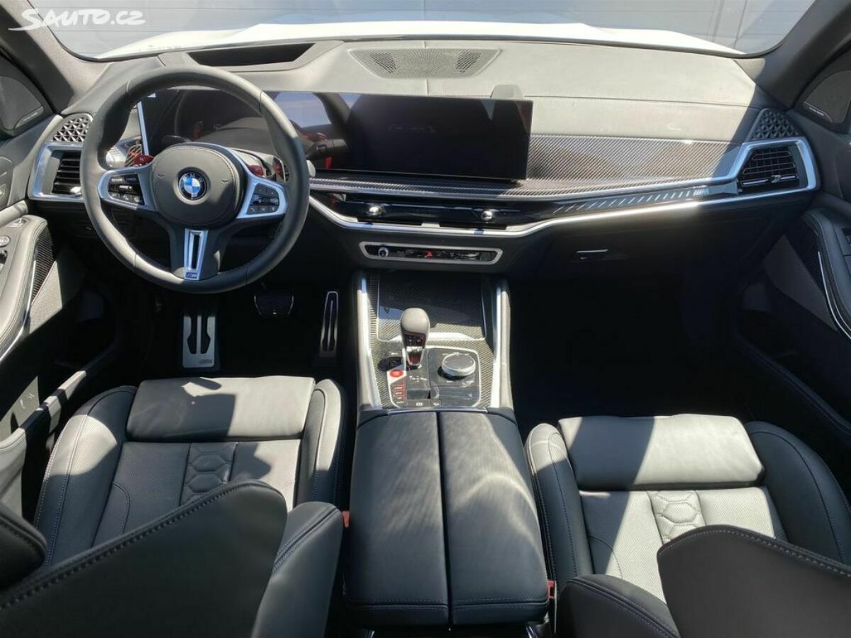 Fotografie vozu - klik pro zvětšení