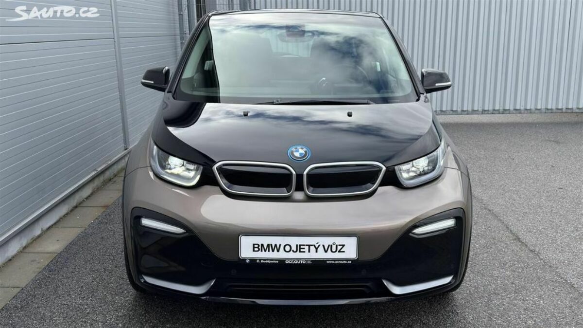 Fotografie vozu - klik pro zvětšení