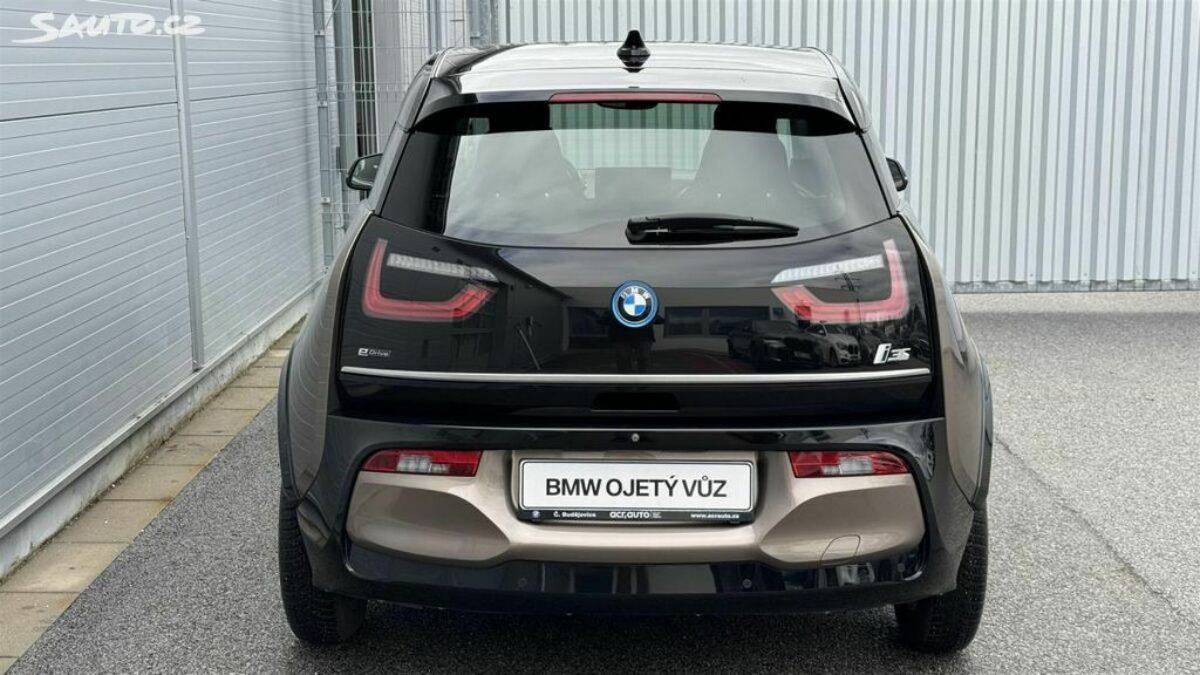 Fotografie vozu - klik pro zvětšení