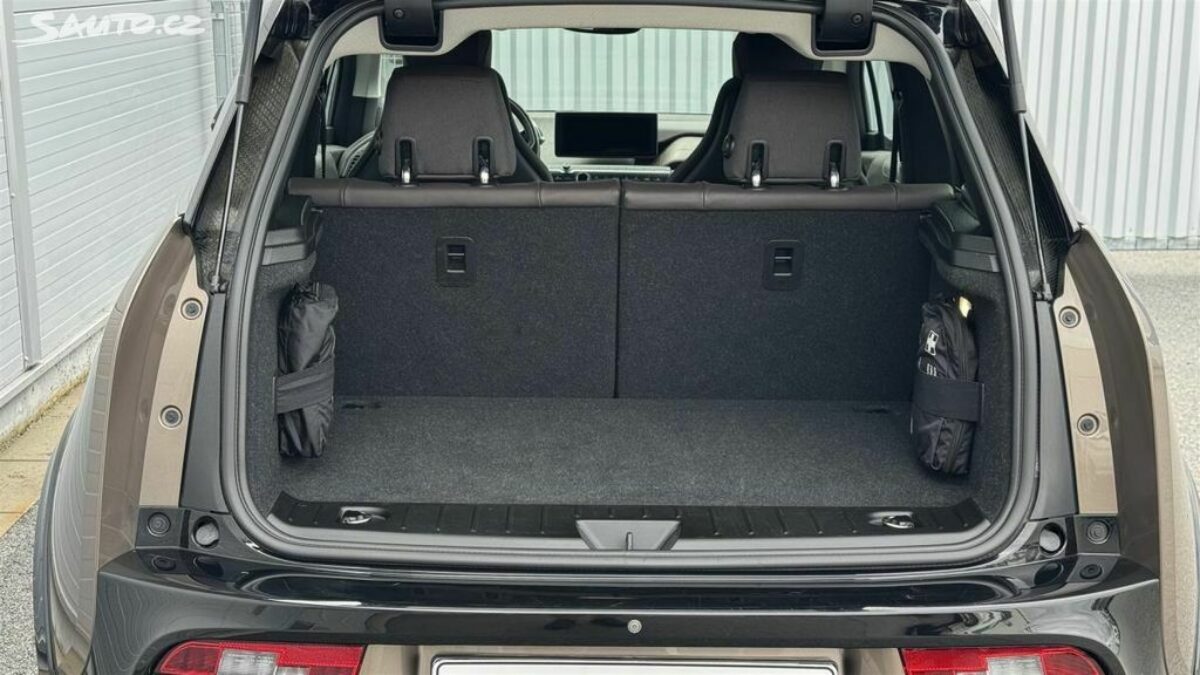 Fotografie vozu - klik pro zvětšení