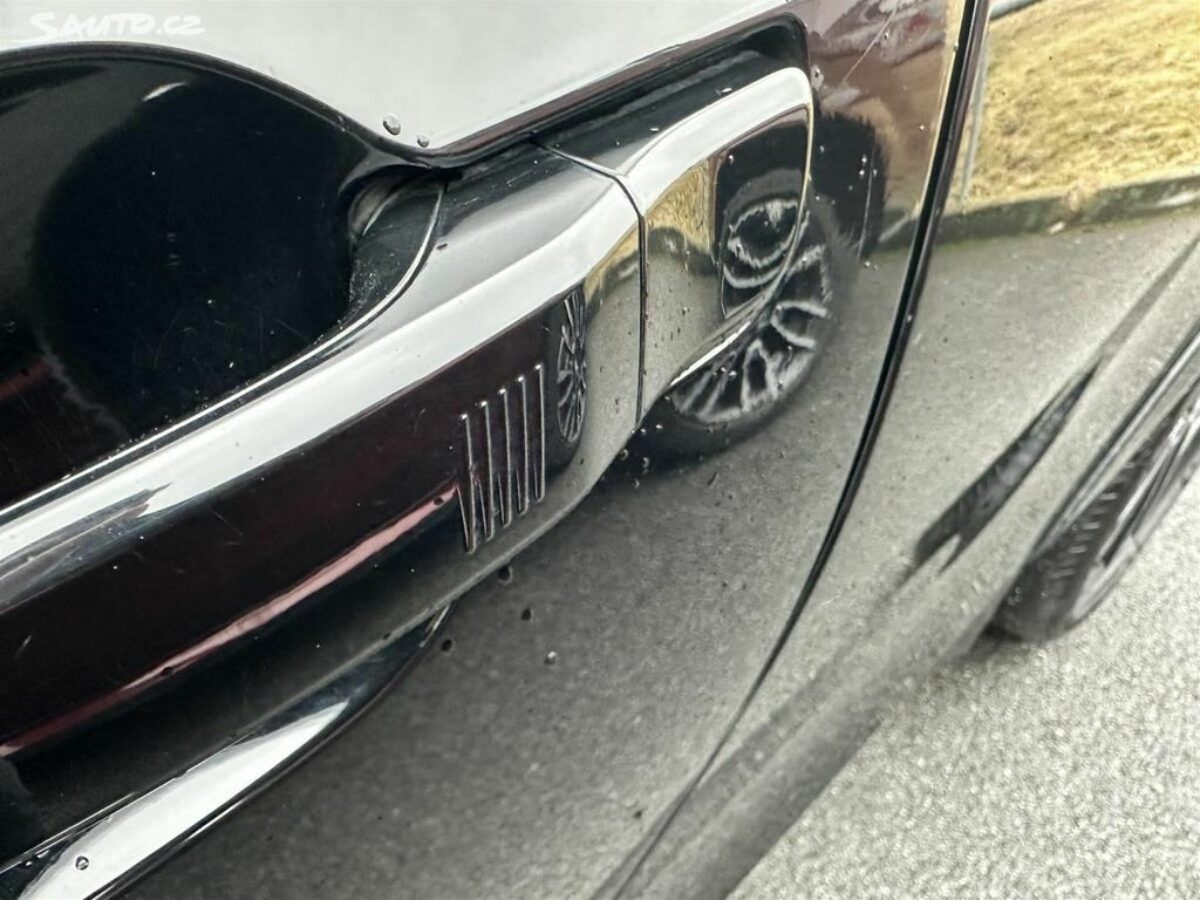 Fotografie vozu - klik pro zvětšení