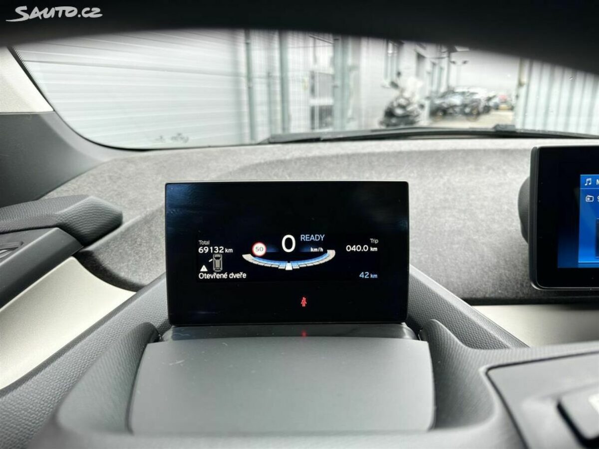 Fotografie vozu - klik pro zvětšení