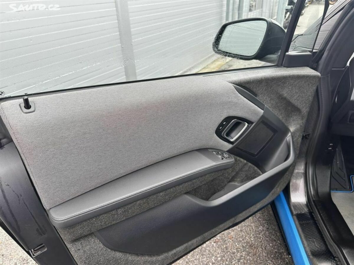 Fotografie vozu - klik pro zvětšení