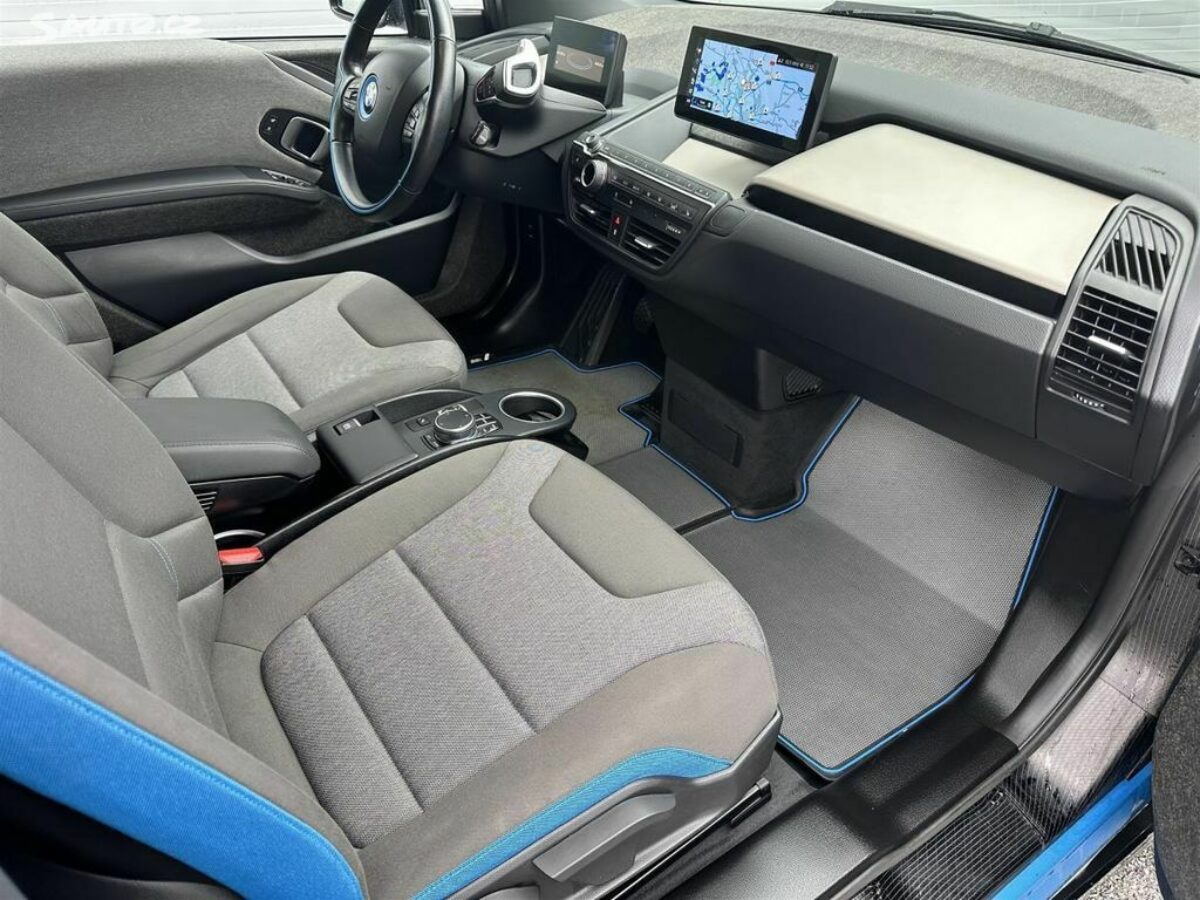 Fotografie vozu - klik pro zvětšení