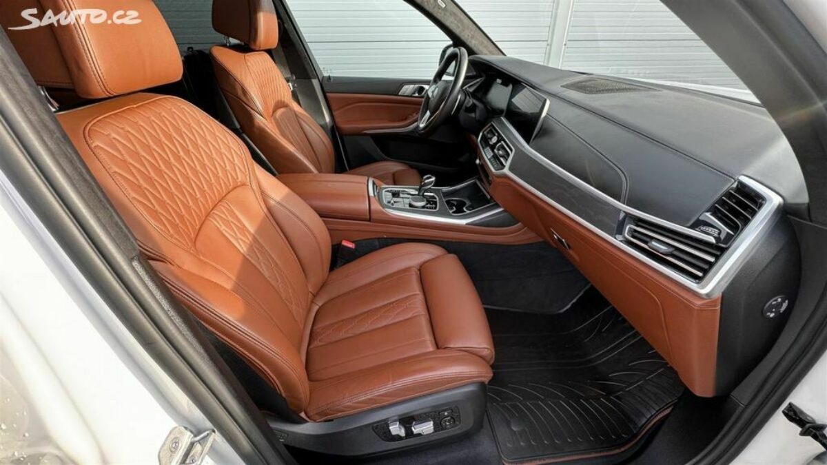 Fotografie vozu - klik pro zvětšení