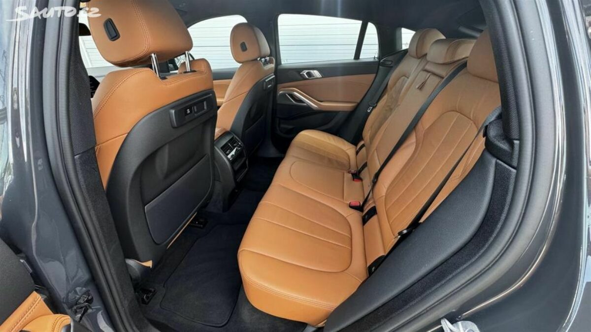 Fotografie vozu - klik pro zvětšení