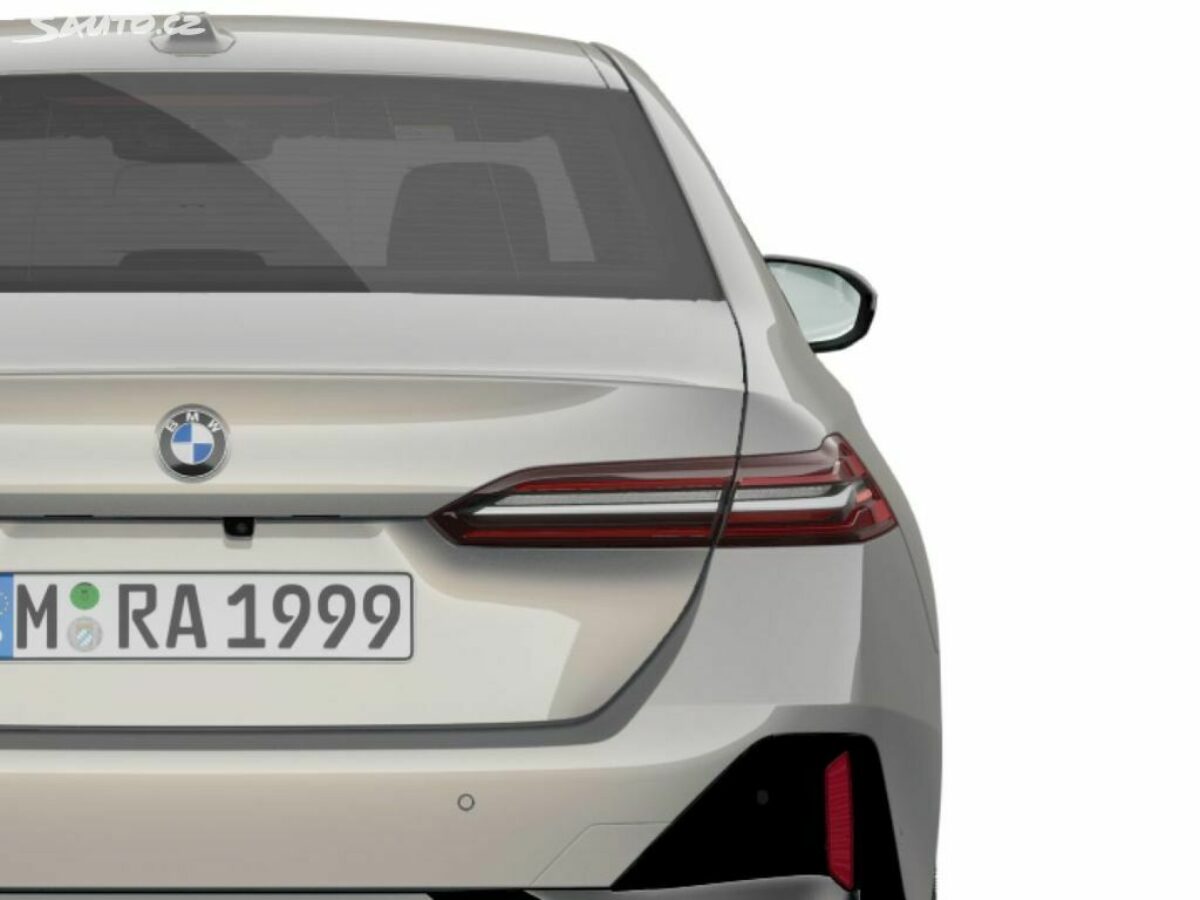 Fotografie vozu - klik pro zvětšení