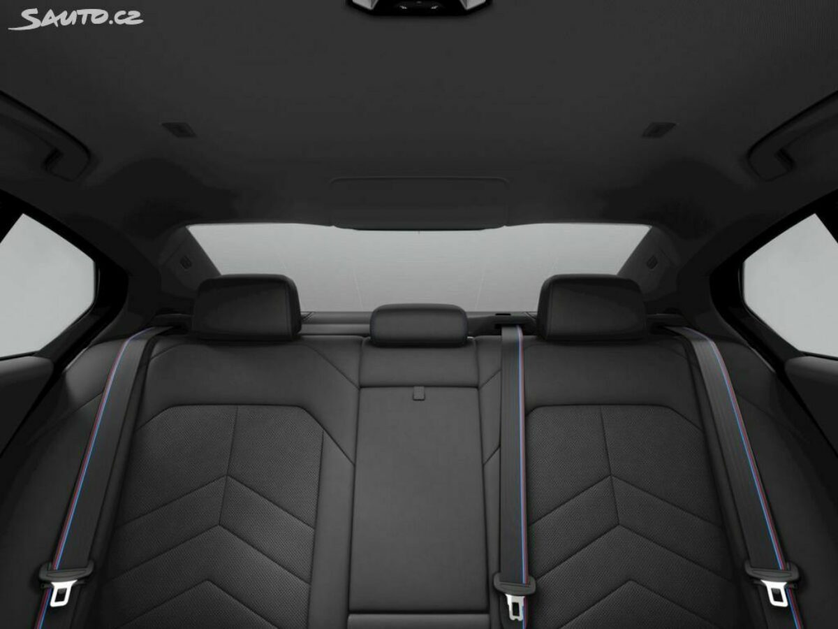 Fotografie vozu - klik pro zvětšení