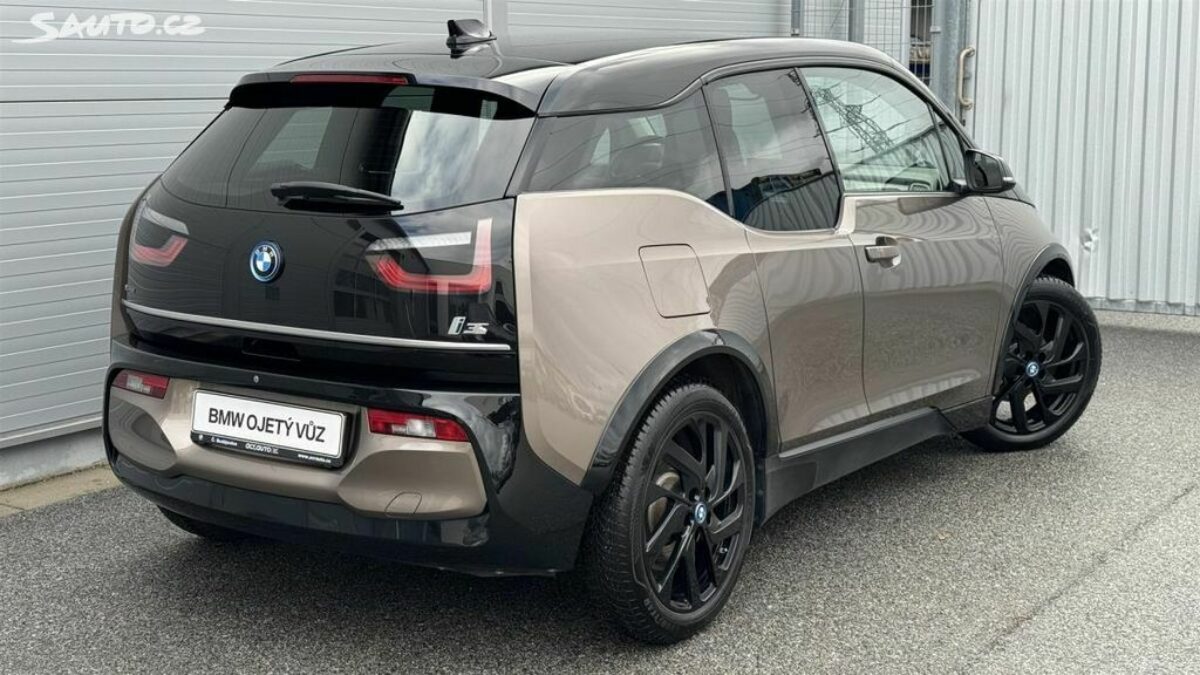 Fotografie vozu - klik pro zvětšení