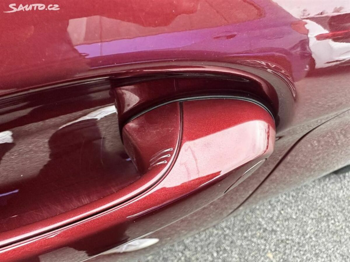 Fotografie vozu - klik pro zvětšení