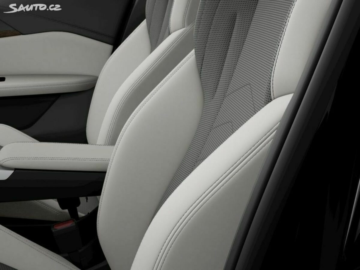 Fotografie vozu - klik pro zvětšení