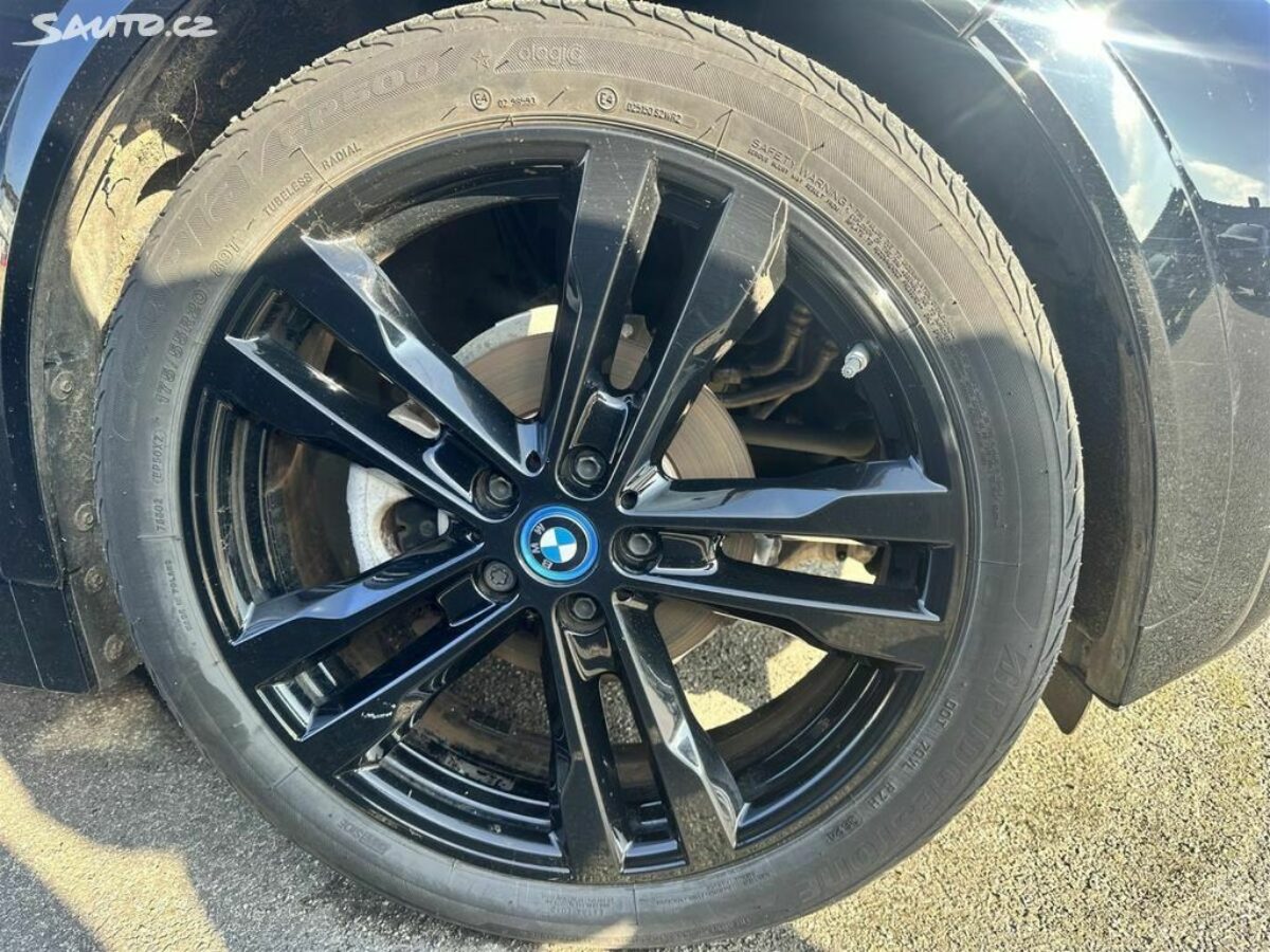 Fotografie vozu - klik pro zvětšení