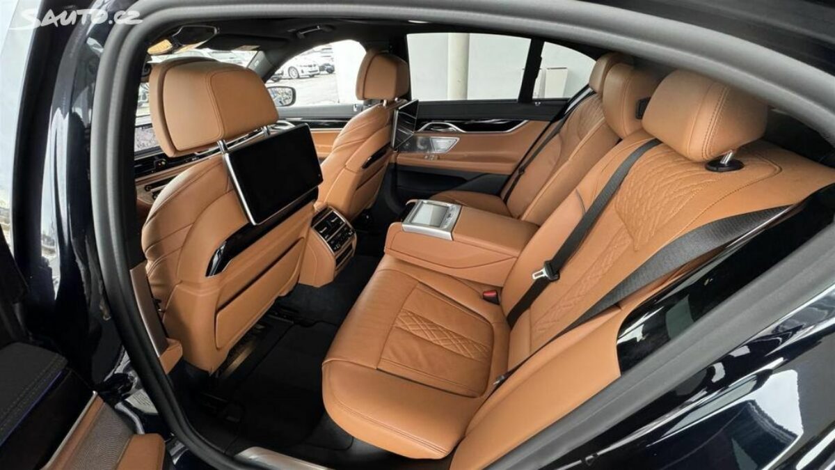 Fotografie vozu - klik pro zvětšení