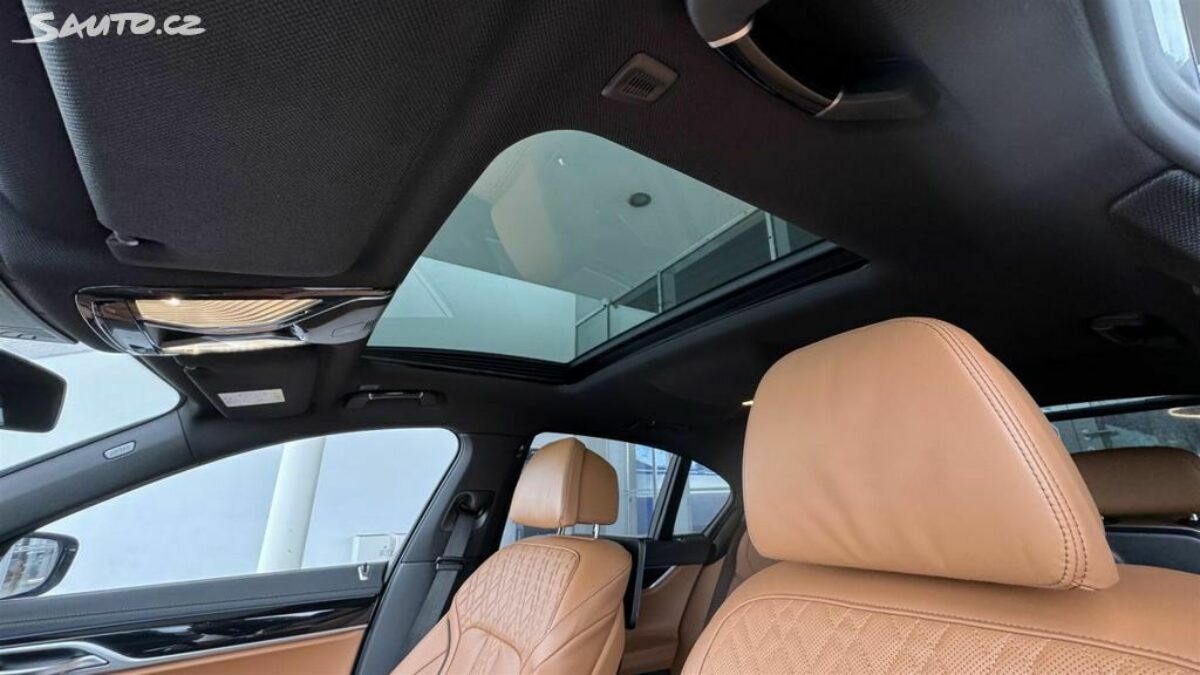 Fotografie vozu - klik pro zvětšení