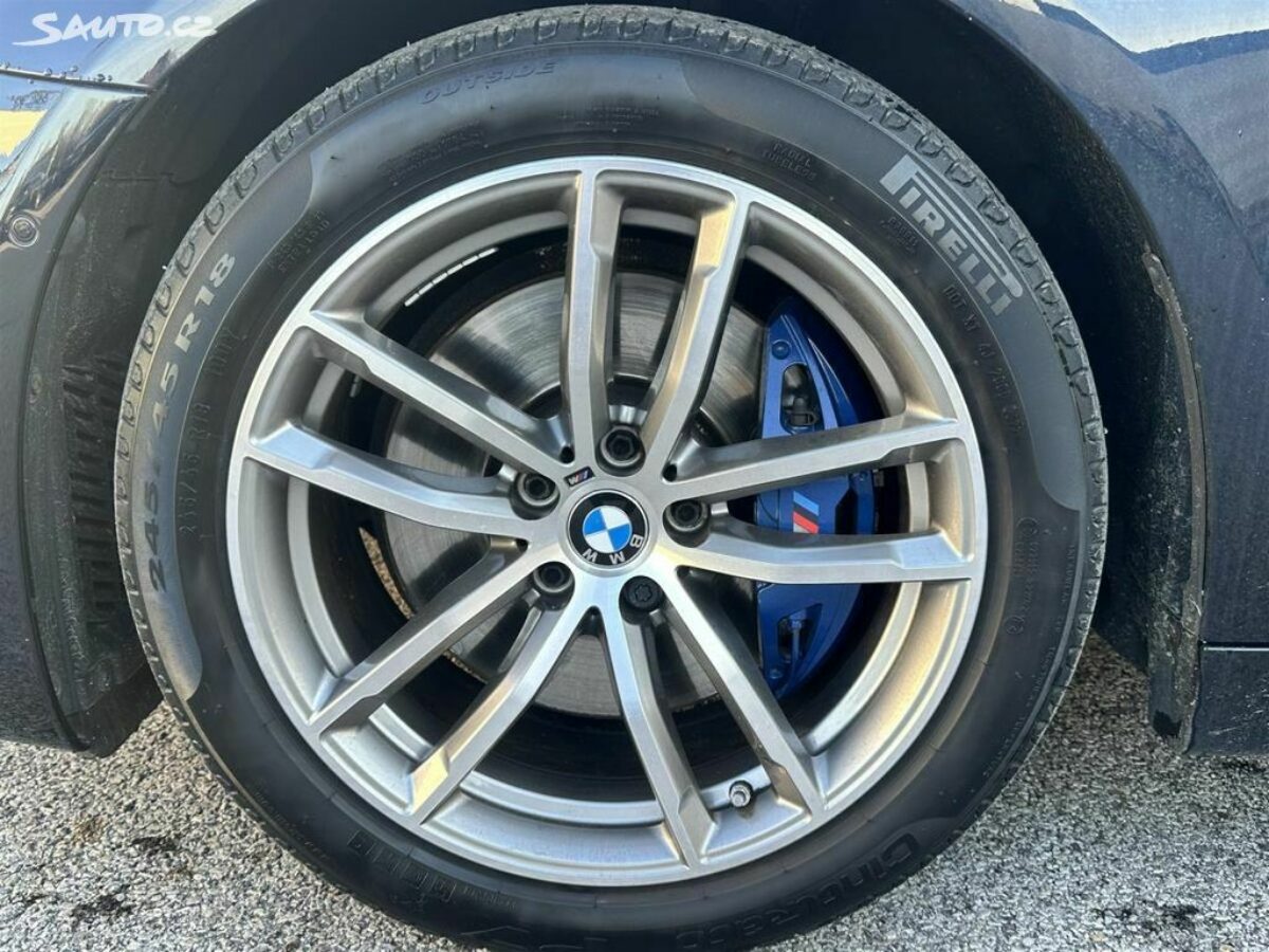 Fotografie vozu - klik pro zvětšení