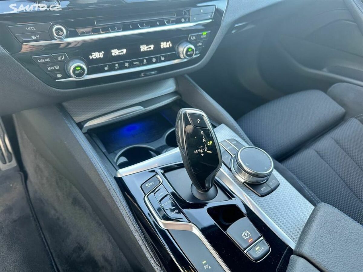 Fotografie vozu - klik pro zvětšení