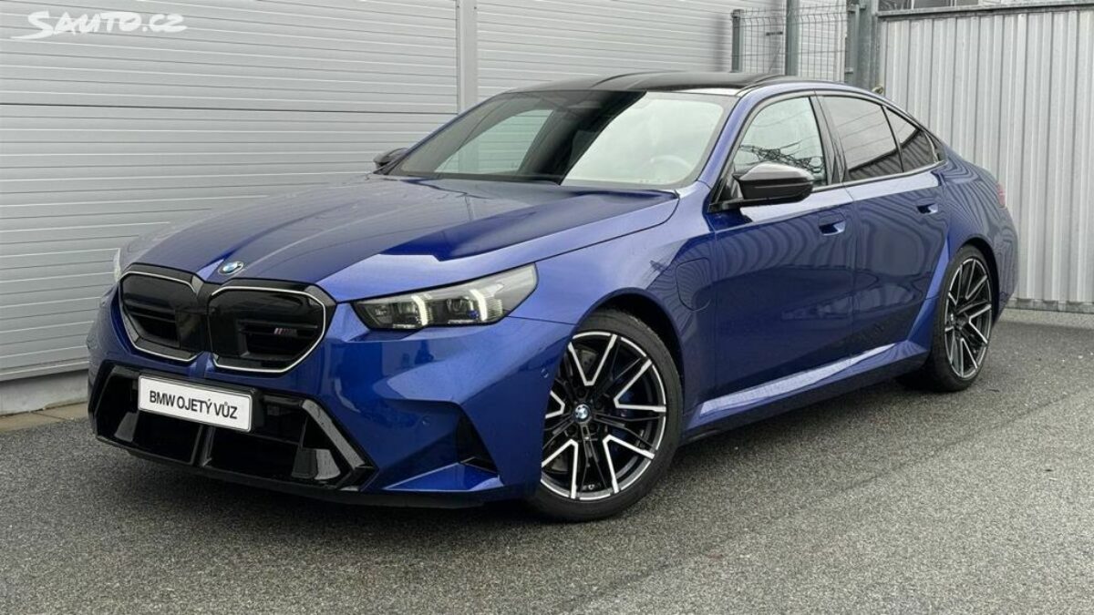 Fotografie vozu - klik pro zvětšení