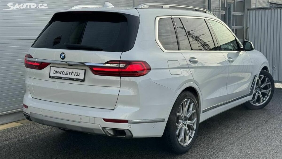 Fotografie vozu - klik pro zvětšení