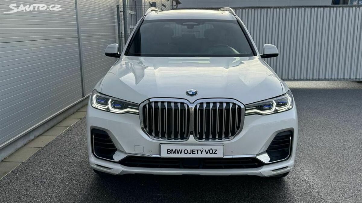 Fotografie vozu - klik pro zvětšení