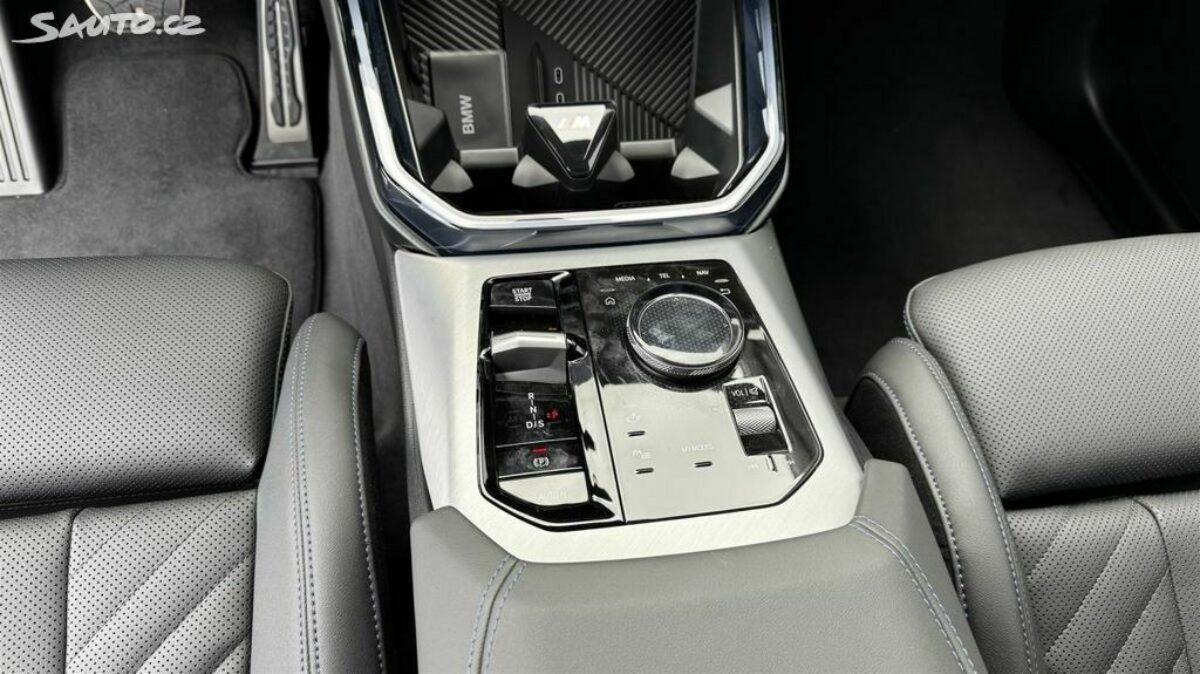 Fotografie vozu - klik pro zvětšení