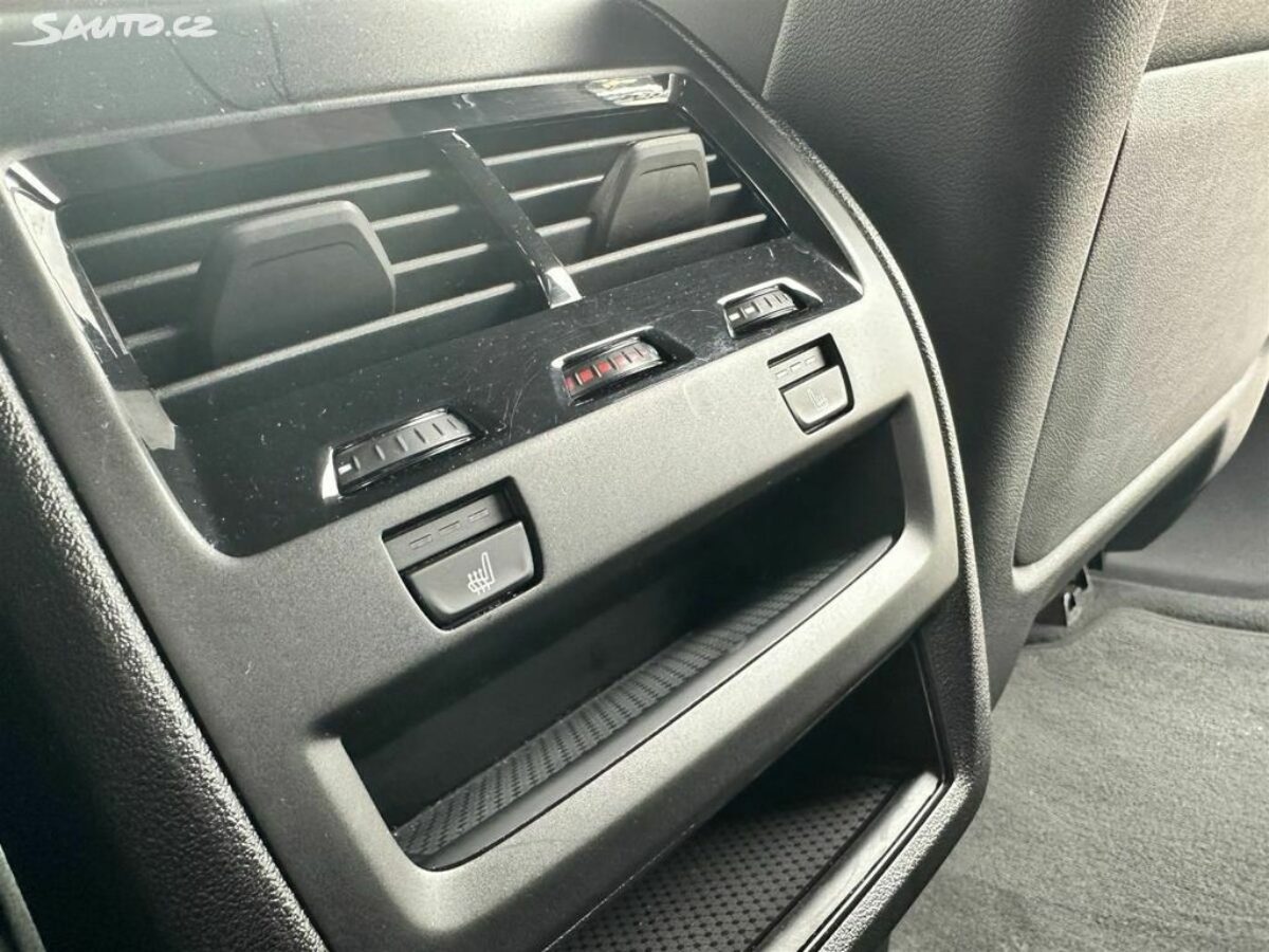 Fotografie vozu - klik pro zvětšení