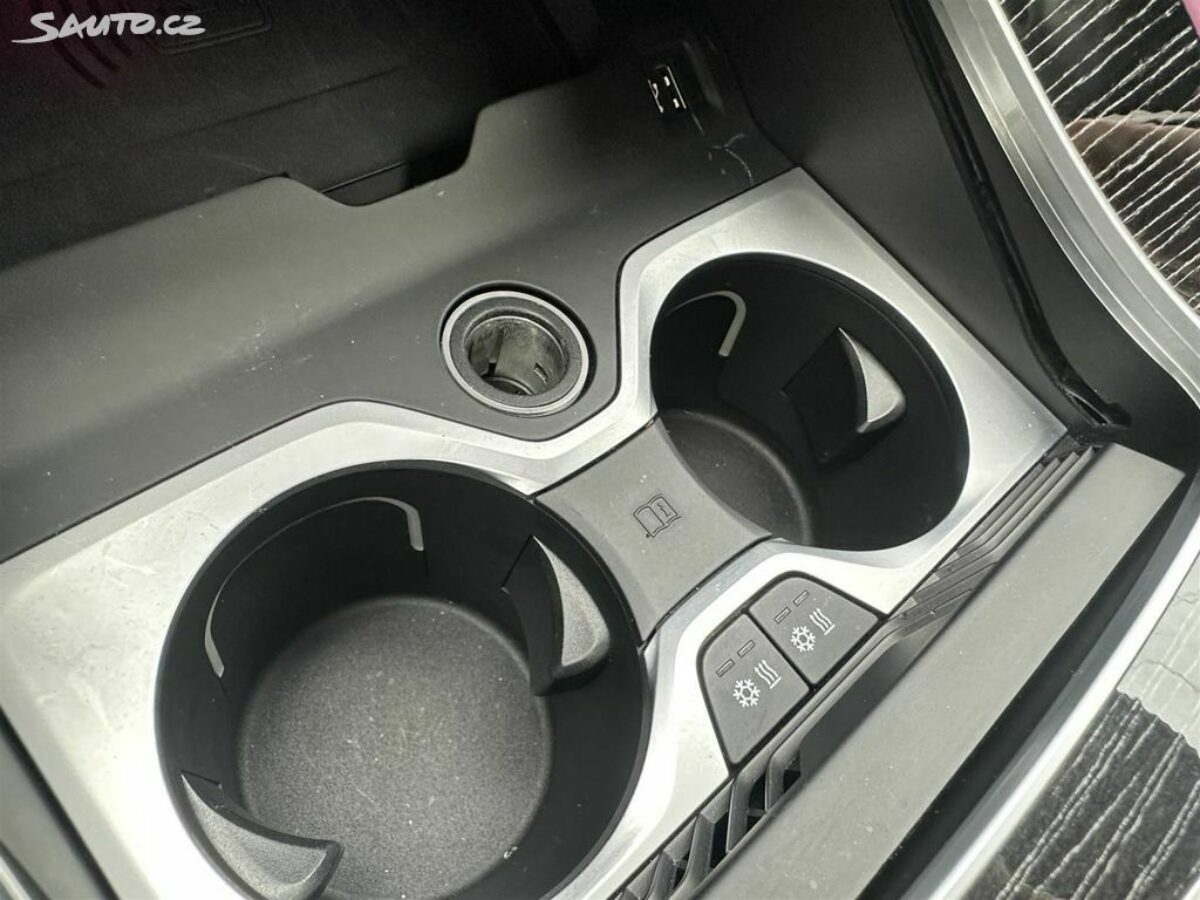 Fotografie vozu - klik pro zvětšení