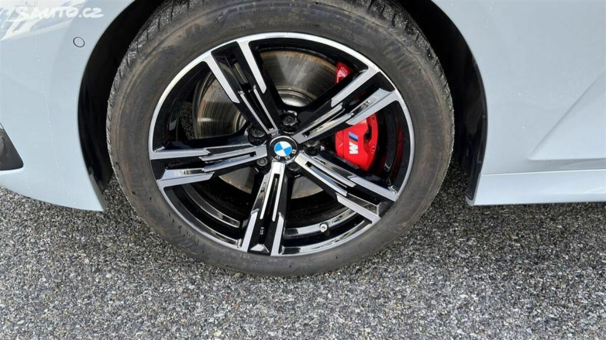 Fotografie vozu - klik pro zvětšení