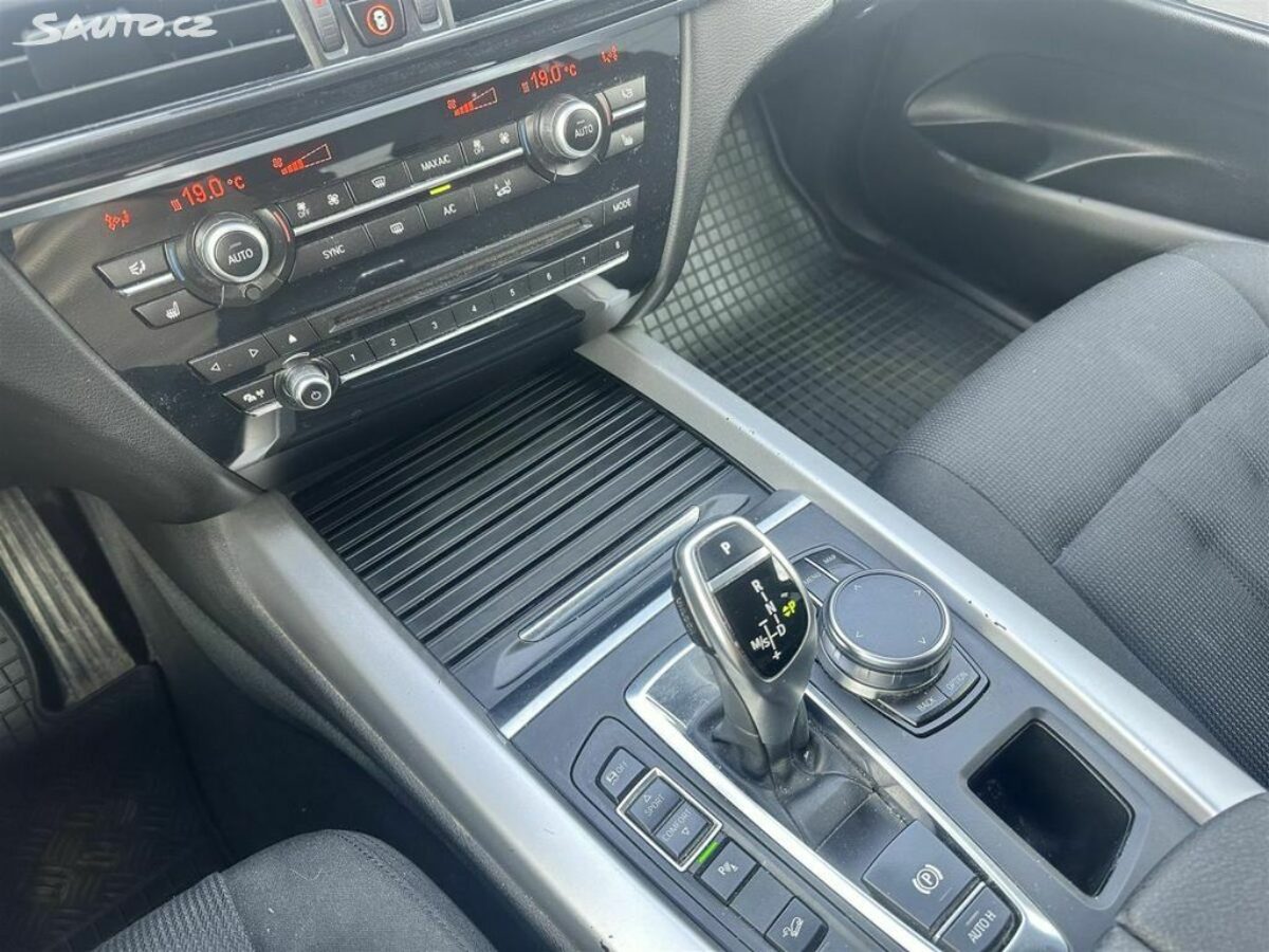 Fotografie vozu - klik pro zvětšení