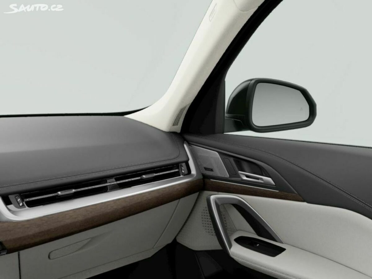 Fotografie vozu - klik pro zvětšení