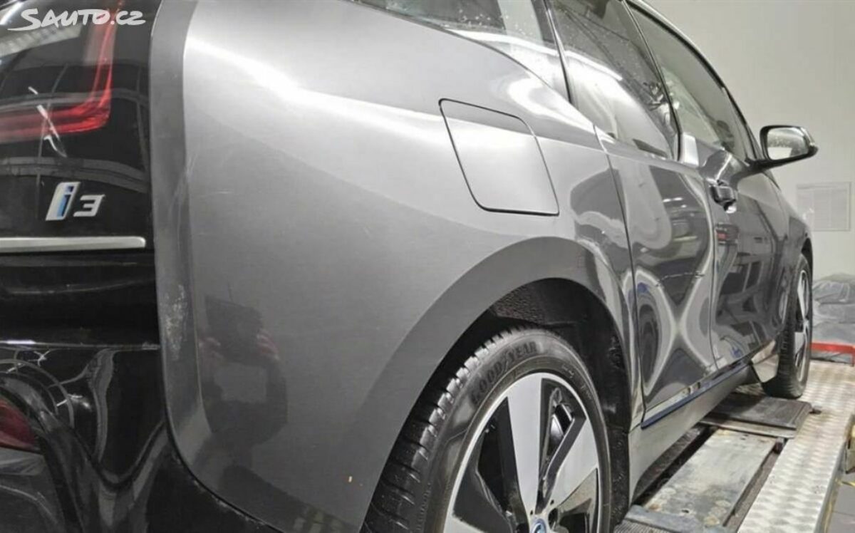 Fotografie vozu - klik pro zvětšení