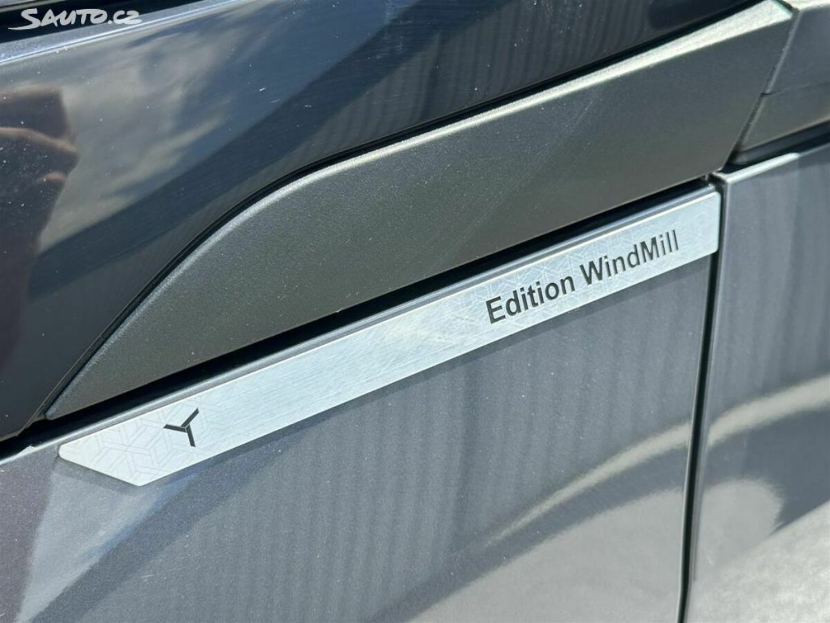 Fotografie vozu - klik pro zvětšení